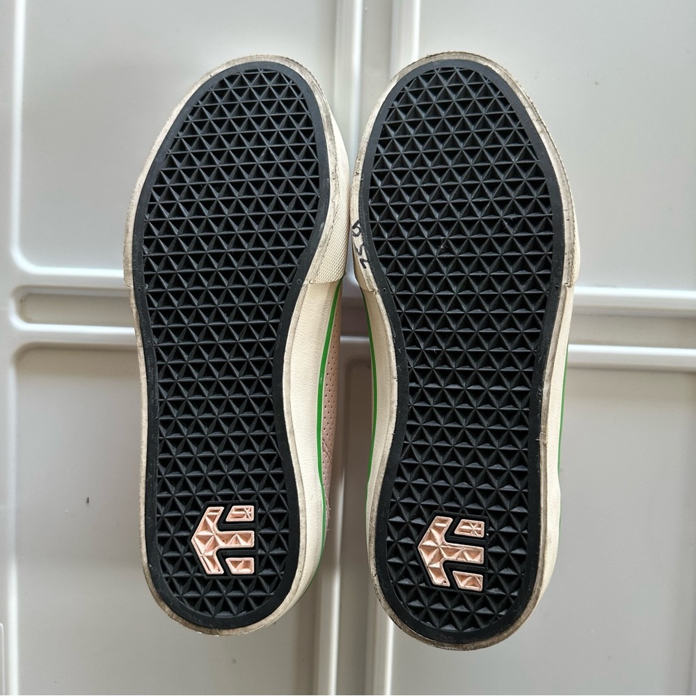 Etnies Women's Cali Vulc Sneakers - Picture 5 of 7